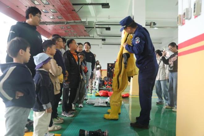 支队：萌娃争当“小小消防员”开元棋牌中国石油辽河油田消防(图2)